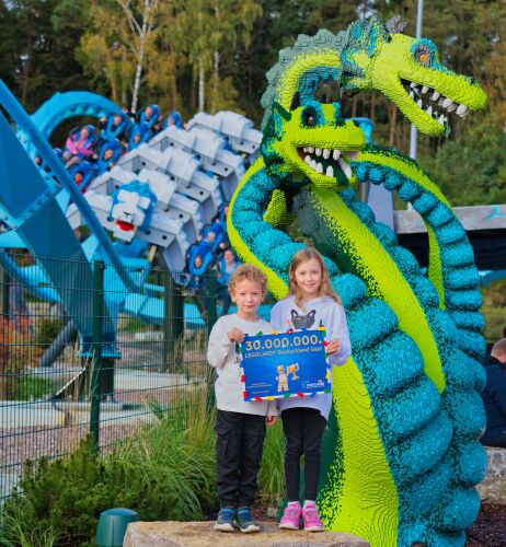 Der Familienausflug als 30-millionster Gast wird zu einem unvergesslichen Erlebnis im LEGOLAND® Deutschland.