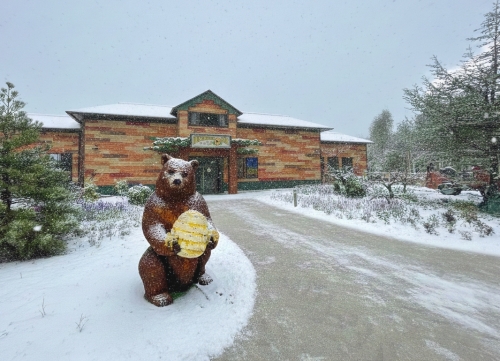 Im LEGOLAND® Feriendorf bei Günzburg ist der Bär nicht im Winterschlaf. Vom 24. Januar bis 15. März 2026 öffnet das Restaurant „Hungriger Bär“ in der LEGOLAND® Waldabenteuer Lodge immer samstags und sonntags.