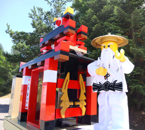 Der neue Wagen im asiatischen Stil ist Teil der LEGOLAND® Parade.
