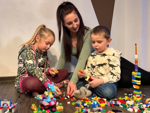 Bis zum 05. Februar stehen die kreativsten Kunstwerke der 100 Top Teams der Familien-Challenge zur Abstimmung bereit.