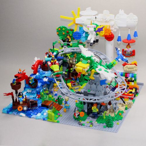 Das Motto der zweiten Runde der LEGOLAND Familien-Challenge 2023 lautet: LEGO MYTHICA - jetzt wird's spektakulär: Baut uns einen Freizeitpark-Themenbereich rund ums Thema Mythika.